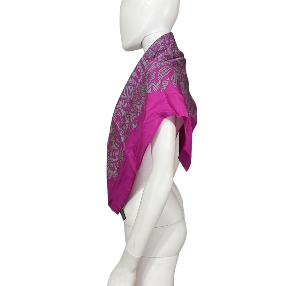 Express Silk Purple Scarf
Used - Picture 3 of 7